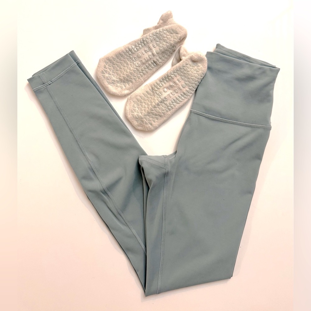 SIZE 4 - LULULEMON WUNDER TRAIN CONTOUR FIT HIGH RISE TIGHT 28 INCH MISTY GLADE